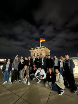 Schülerinnen und Schüler der Realschule Bockum-Hövel zu Gast bei Hubert Hüppe in Berlin